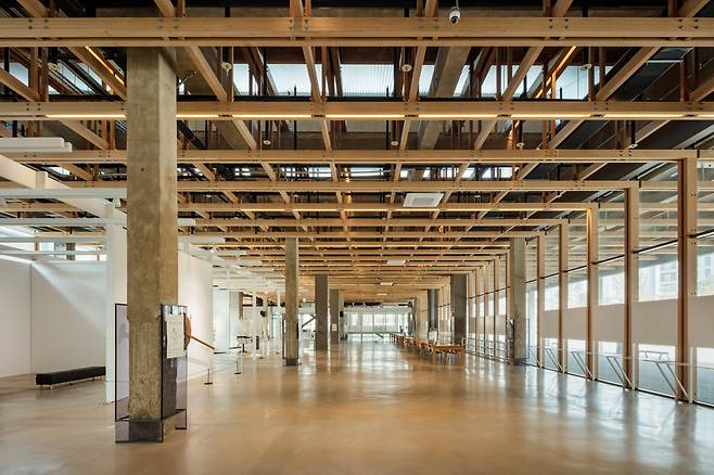 수원시 장안구에 위치한 복합문화시설 111CM 내부. [신경섭 작가]