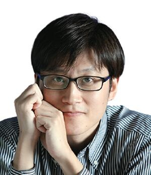 임희윤문화평론가, 현 한국대중음악상 선정위원, ‘예술기:예술과 기술을 이야기하는8인의 유니버스’ ‘한국 대중음악 명반 100(공저)’ 저자