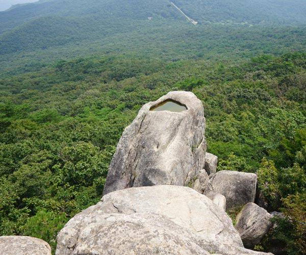 금정산과 범어사의 유래가 된 금샘