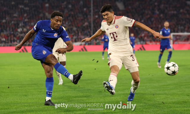 바이에른 뮌헨은 18일(한국시간) 독일 뮌헨 밀리안츠아레나에서 열린 2024-25시즌 UEFA 챔피언스리그 본선 1차전에서 디나모 자그레브(크로아티아)를 9-2로 크게 이겼다. 김민재는 이날 경기에서 선발 출전해 올 시즌 전경기 선발 출전을 이어갔다. 김민재는 후반 23분 다이어와 교체되며 70분 가량 활약했다./게티이미지코리아