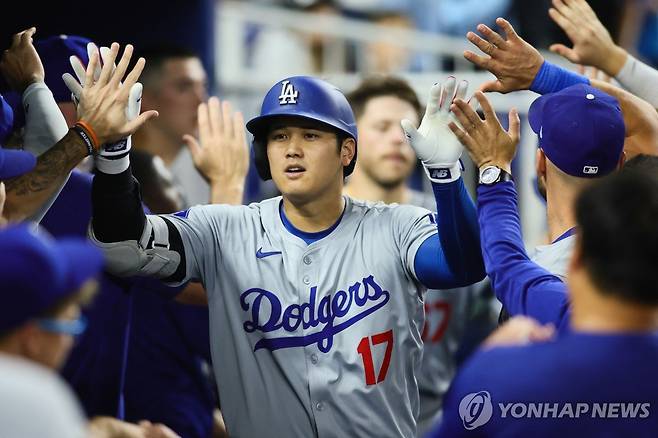 홈런을 때린 오타니 [게티이미지/AFP=연합뉴스]