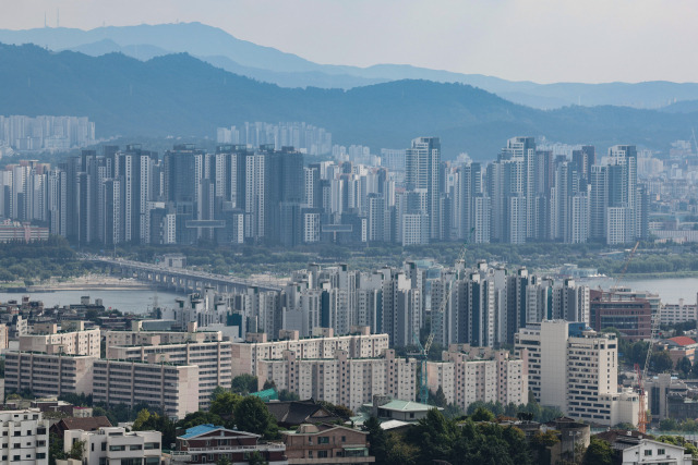 ▲18일 서울 남산에서 바라본 서초구 일대 아파트. ⓒ연합뉴스