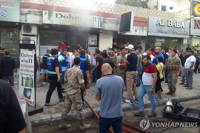 또 통신기기 폭발 (AFP 연합뉴스) 18일(현지시간) 레바논 남부 사이다 지역에서 기기 폭발이 일어났다. 2024.9.19 dk@yna.co.kr