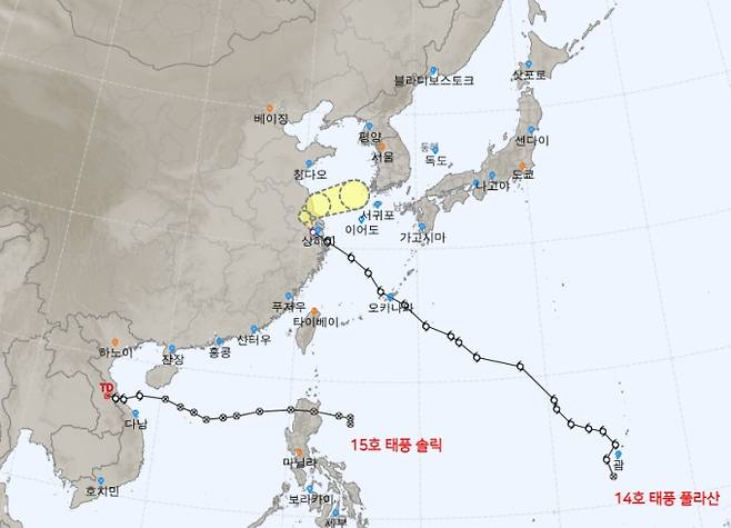 중국 상하이 부근으로 상륙한 2024년 제14호 태풍 '풀라산(PULASAN)'이 이동 방향을 틀어 한반도로 향하고 있다. 다만, 태풍의 기세가 크게 꺾이면서 내일(21일)쯤 진도 서남서쪽 약 170km 부근해상에서 소멸할 전망이다. ©기상청:2024년 14호 태풍 풀라산- 제15호 태풍 '솔릭SOULIK)'이동 예상경로