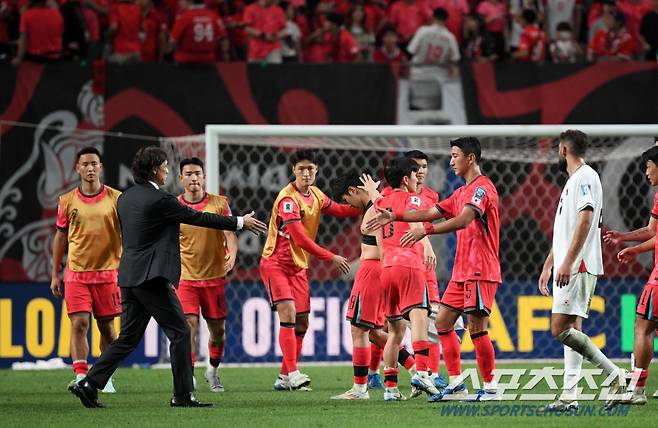 2026 북중미 월드컵 3차 예선 대한민국과 팔레스타인의 경기가 5일 서울월드컵경기장에서 열렸다. 0대0 무승부를 기록한 대한민국 홍명보 감독이 아쉬워하고 있다.상암=박재만 기자 pjm@sportschosun.com/2024.09.04/