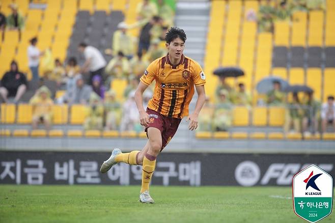 K리그1 최연소 출전 기록을 달성한 광주FC의 김윤호. (한국프로축구연맹 제공)