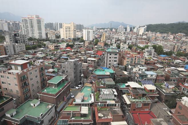 서울 강북구 번동 모아타운 1호 시범구역에 저층 주택이 빼곡하게 들어서 있다. /뉴스1