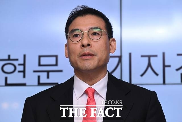 조현문 전 효성 부사장이 외교부를 통해 공익법인 '단빛재단'의 설립을 허가받았다. 사진은 조현문 전 부사장이 지난 7월 기자간담회를 열고 단빛재단 설립을 포함해 부친 고(故) 조석래 효성그룹 명예회장의 유산 상속과 관련한 입장을 밝히는 모습. /박헌우 기자