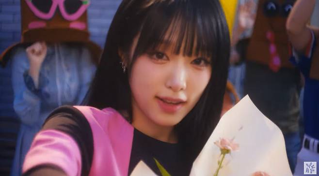 사진=최예나 '네모네모' 뮤직비디오 티저 갈무리