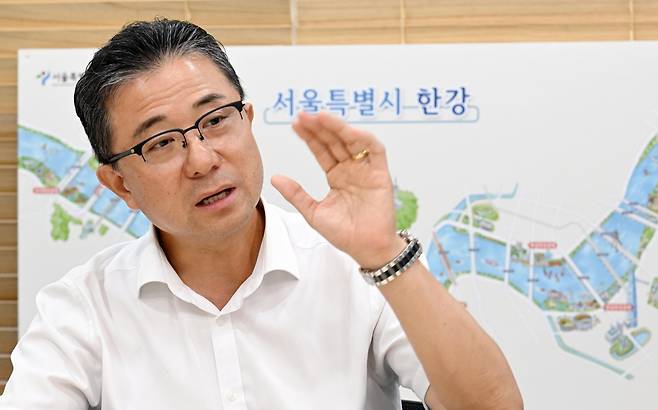 Joo Yong-tae, head of Seoul Metropolitan Government's Future Hangang Project Headquarters, speaks during an interview with The Korea Herald at his office in Seoul, on Sept. 12. (Lee Sang-sub/The Korea Herald)