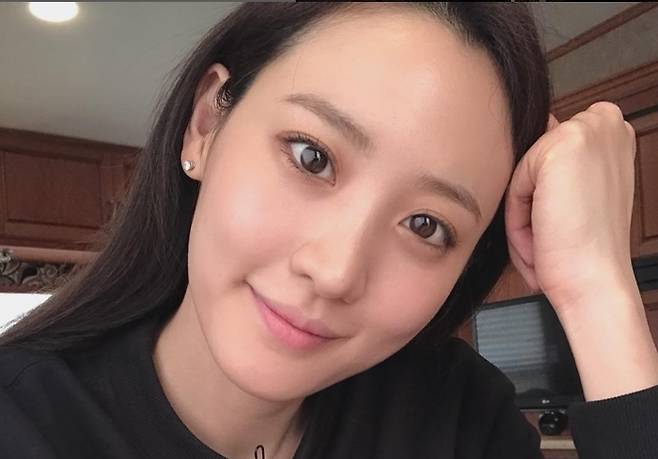 배우 수현이 5년만에 이혼했다. [사진출처 = 인스타그램]
