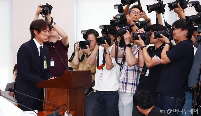 (서울=뉴스1) 김민지 기자 = 홍명보 남자 축구대표팀 감독이 24일 오전 서울 여의도 국회 문화체육관광위원회에서 열린 대한축구협회 등에 대한 현안질의에 출석, 의원 질의에 답변하고 있다. 2024.9.24/뉴스1  Copyright (C) 뉴스1. All rights reserved. 무단 전재 및 재배포,  AI학습 이용 금지. /사진=(서울=뉴스1) 김민지 기자