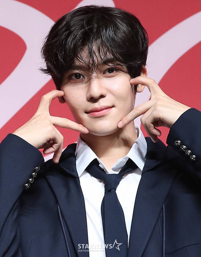 (서울=뉴스1) 권현진 기자 = 그룹 엔시티 위시(NCT WISH)의 시온이 24일 서울 용산구 블루스퀘어에서 가진 미니 1집 ‘스테디(Steady)’ 발매 기념 쇼케이스에서 포즈를 취하고 있다. 2024.9.24/뉴스1  Copyright (C) 뉴스1. All rights reserved. 무단 전재 및 재배포,  AI학습 이용 금지. /사진=(서울=뉴스1) 권현진 기자