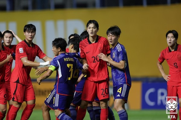 고종현(가운데, 당시 U17 대표팀). 대한축구협회 제공