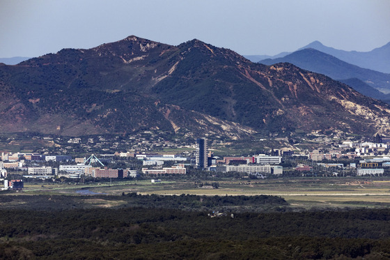 A photo of the Kaesong Industrial Complex in North Korea as seen from Paju, northern Gyeonggi, on Monday [YONHAP]