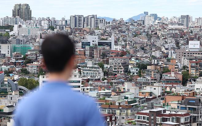 서울의 빌라 밀집 지역 모습. 서울 아파트 시장과 달리 빌라를 찾는 수요는 회복세가 더딘 상황이다. /연합뉴스