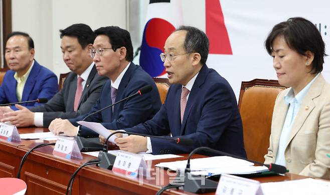 [이데일리 노진환 기자] 추경호 국민의힘 원내대표가 27일 오전 서울 여의도 국회에서 열린 한국형 소득·경영 안정망 민당정 협의회에서 모두발언을 하고 있다.