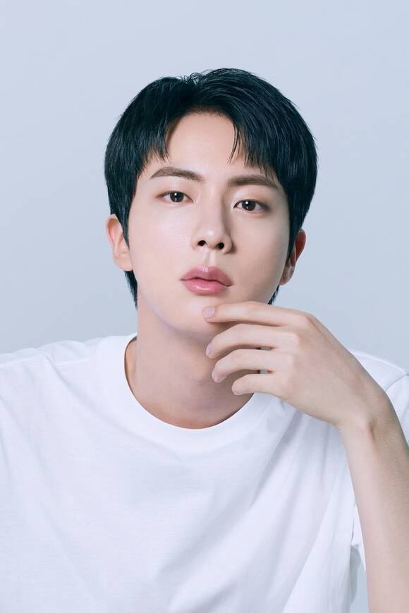 아모레퍼시픽 뷰티 브랜드 '라네즈'가 방탄소년단 진을 글로벌 앰버서더로 발탁했다. /아모레퍼시픽