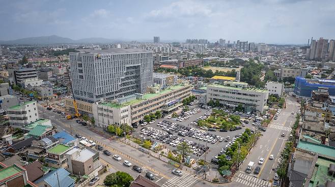 익산시 신청사가 완공돼 10월 입주에 들어간다. 익산시 제공