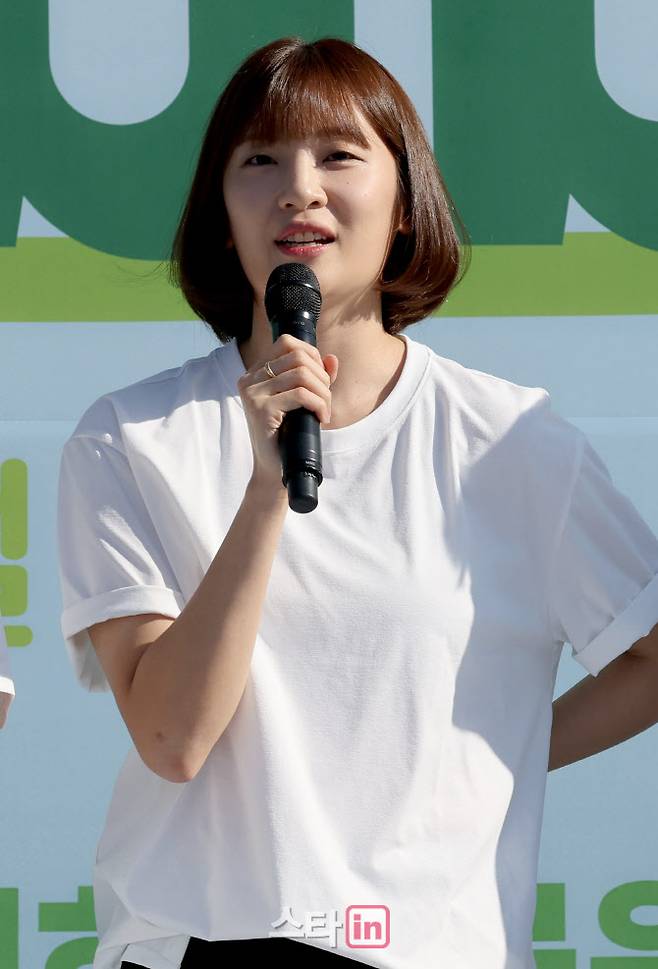 제18회 이데일리 그린리본 희망 페스티벌이 28일 서울 상암 평화의공원 평화광장에서 열렸다. 배우 박지안이 출발에 앞서 소감을 밝히고 있다.(사진=노진환 기자)