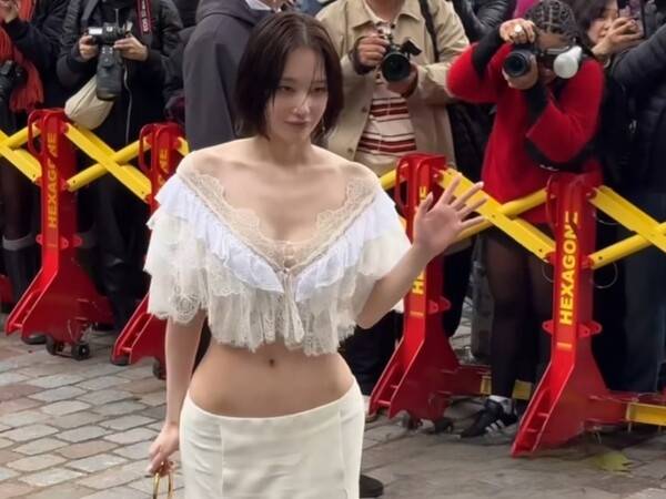 사진 출처=&nbsp;W 코리아(W KOREA) SNS 영상