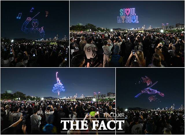 '한강 불빛 공연(한강 드론 라이트쇼)'이 28일 오후 서울 광진구 뚝섬한강공원에서 펼쳐지고 있다. /박헌우 기자