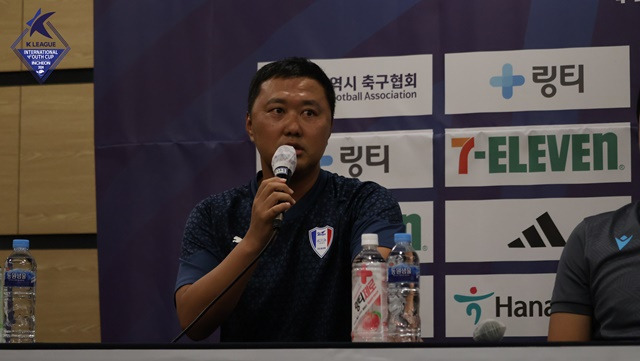 백승주 수원삼성 U18 감독. /사진=한국프로축구연맹 제공