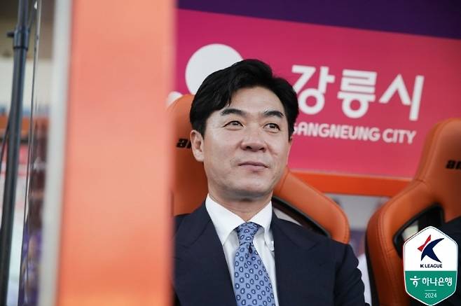 강원 FC 윤정환 감독. 사진=한국프로축구연맹