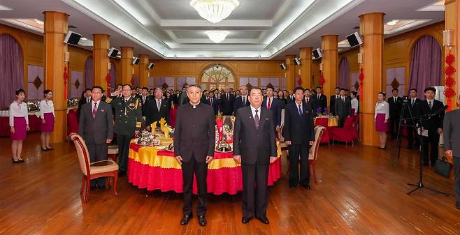 27일 평양 중국대사관에서 열린 중국 건국 75주년 기념 리셉션 [주북 중국대사관 제공. 재판매 및 DB 금지]