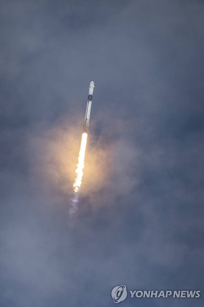 28일(현지시간) 스페이스X의 크루-9 임무 위한 로켓 발사 [EPA=연합뉴스. 재판매 및 DB 금지]