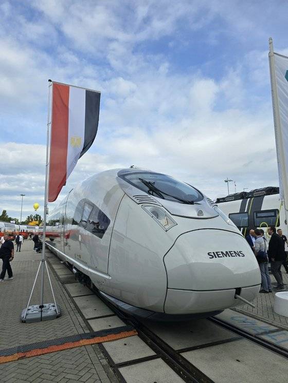 독일 지멘스사가 올해 이노트랜스에서 선보인 고속열차. 강갑생 기자
