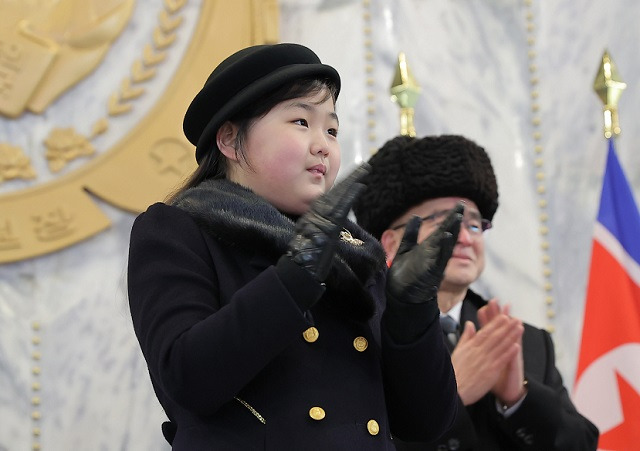 북한이 건군절(인민군 창건일) 75주년인 2023년 2월 8일 평양 김일성광장에서 열병식을 개최했다고 조선중앙통신이 같은 달 9일 보도했다. 연합뉴스