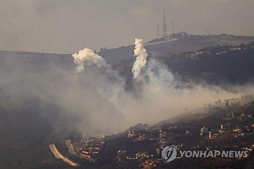 이스라엘군 포격으로 연기 피어오르는 레바논 남부 [AFP=연합뉴스]