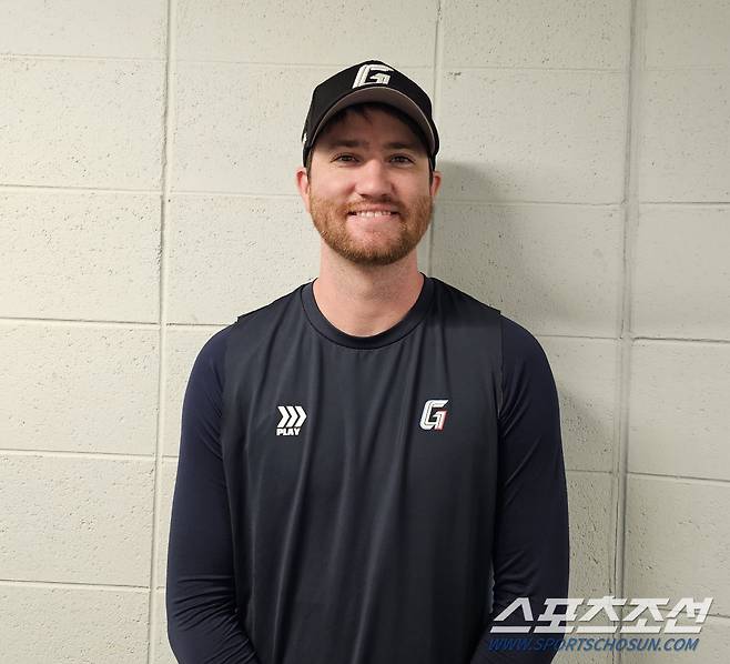 밝은 얼굴로 인터뷰에 임한 반즈. 김영록 기자