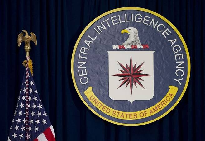 미국 버지니아 주 랭글리에 있는 CIA 본부 상징물[사진출처=AP 연합뉴스]