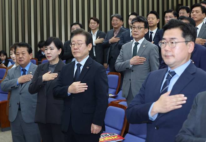 4일 오전 국회 본청에서 이재명 당대표와 박찬대 원내대표가 참석하는 민주당 의원총회가 열렸다. 장승윤 기자 tomato99@donga.com