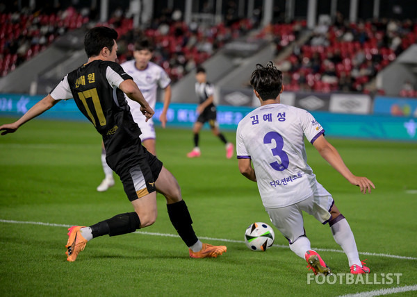 신재원(왼쪽, 성남FC), 김예성(오른쪽, 전남 드래곤즈). 서형권 기자