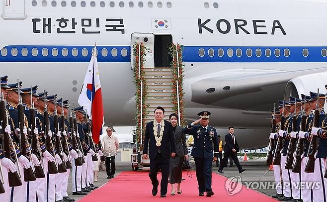 필리핀을 국빈 방문한 윤석열 대통령과 김건희 여사 / 사진=연합뉴스