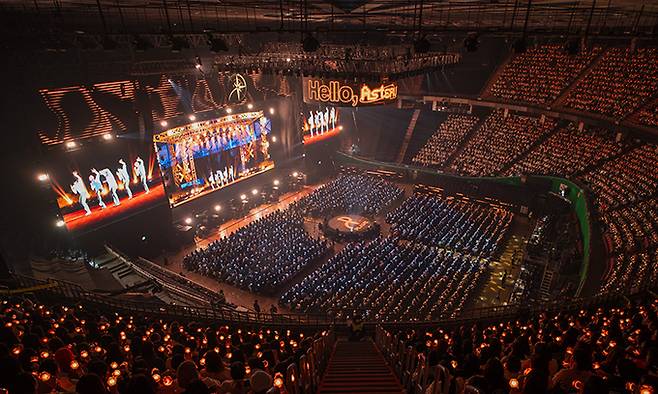 가상 아이돌 그룹 플레이브가 5일 서울 잠실체육관에서 앙코르 콘서트 ‘헬로, 아스테룸! 앙코르(Hello, Asterum! ENCORE)’를 개최하고 있다. 블래스트 제공