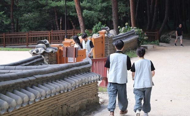 양양 낙산사서 만난 남녀. / 사진=연합뉴스