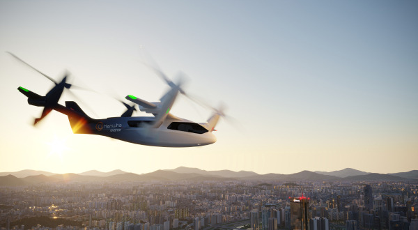 A rendering of the Urban Air Mobility (UAM) aircraft being developed by Hanwha Systems, showing how it is expected to fly. (Hanwha Systems)