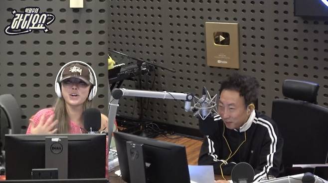 왼쪽부터 가비, 박명수 (사진=KBS 쿨FM ‘박명수의 라디오쇼’ 캡처)