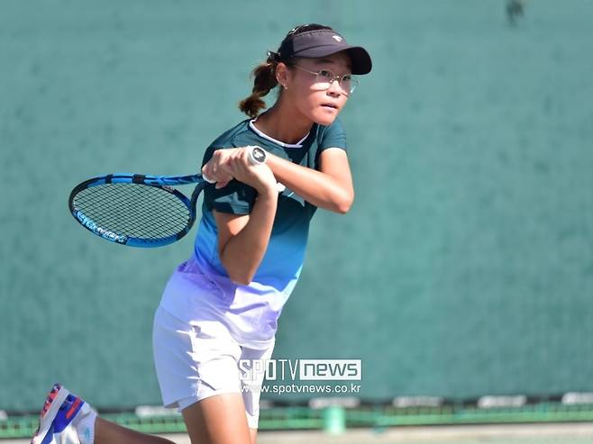 김서현(ATF랭킹 27위, 금암초13)이 2024 ATF 남원 국제주니어 대회에 임하고 있다.