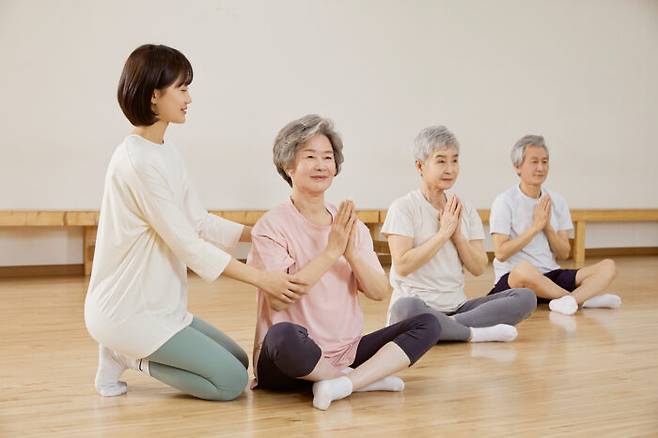 중노년에는 눈에 보이지 않는 몸 속 염증을 줄이는 생활습관이 더욱 중요하다. [사진=클립아트코리아]