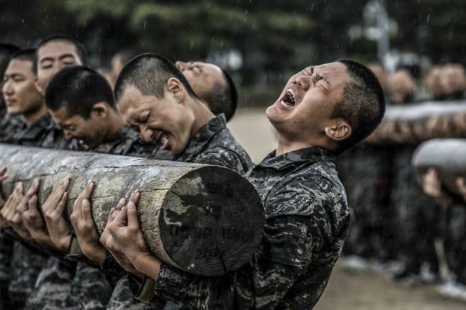 해병대의 신병 교육을 담당하고 있는 해병대교육단에서는 매년 12개 기수, 1만여 명의 신병을 육성한다.(사진제공=해병대)