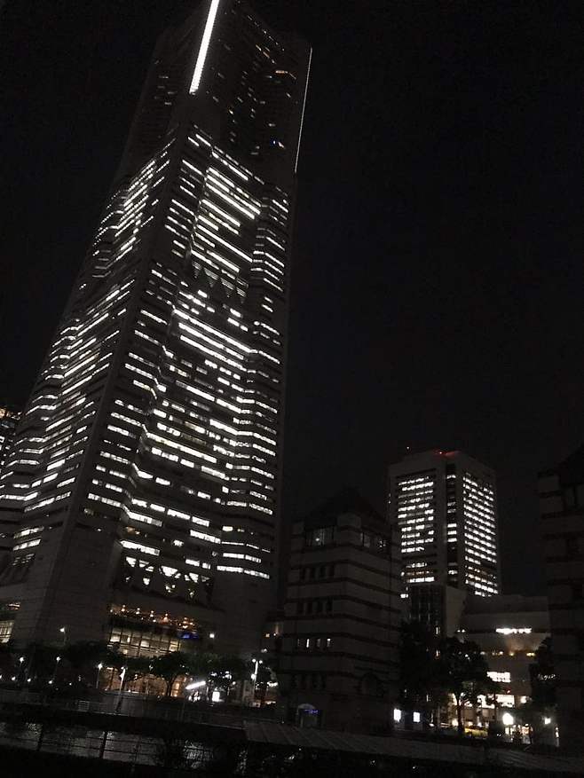 0490f719b1806bf220b5c6b236ef203e8e319878ad802bee