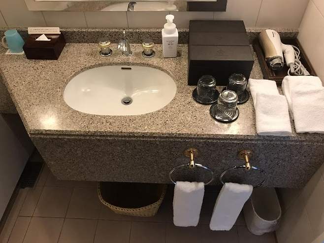 0490f719b1836fff20b5c6b236ef203ecde2bfd3884e060b