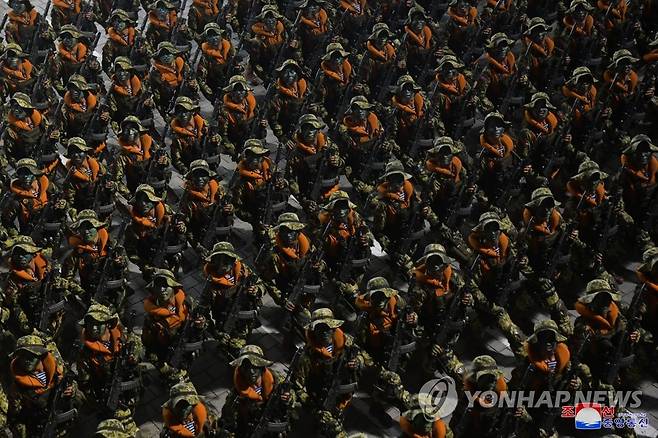 열병하는 북한군 [평양 조선중앙통신=연합뉴스 자료사진] 2023.7.28 
    [국내에서만 사용가능. 재배포 금지. For Use Only in the Republic of Korea. No Redistribution] nkphoto@yna.co.kr