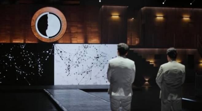 맛 하나는 최고라고 평가받는 재야의 고수 '흑수저' 셰프들과 스타 셰프 '백수저'가 맞붙어 승패를 겨루는 '흑백요리사: 요리 계급 전쟁'의 마지막 편이 지난 8일 공개됐다. [사진=넷플릭스 '흑백요리사: 요리 계급 전쟁' 캡처]