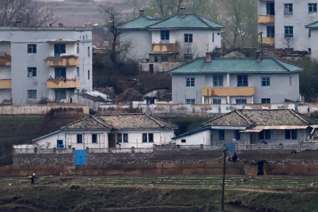 지난 4월 16일 경기도 파주시 판문점에서 북한 황해북도 기정동 마을이 보이고 있다. 뉴스1